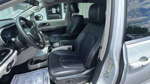 2024 Chrysler Pacifica Touring L