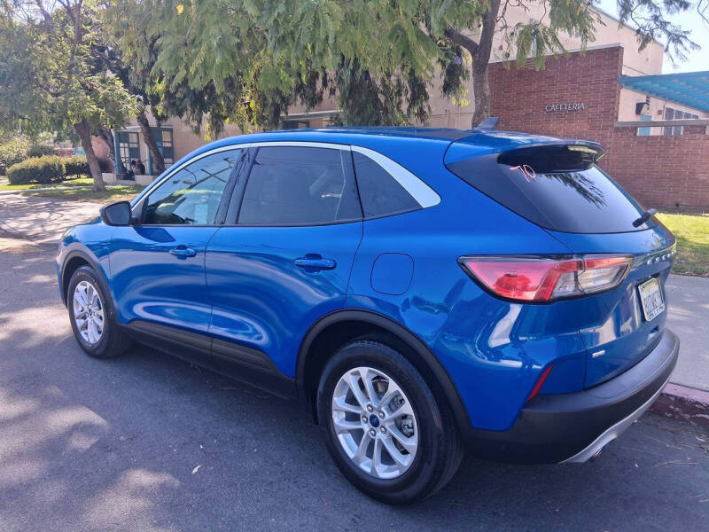 2020 Ford Escape SE