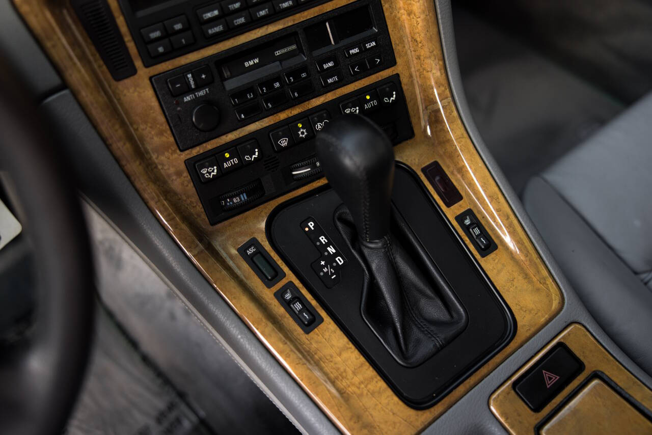 1997 BMW 8 Series 25