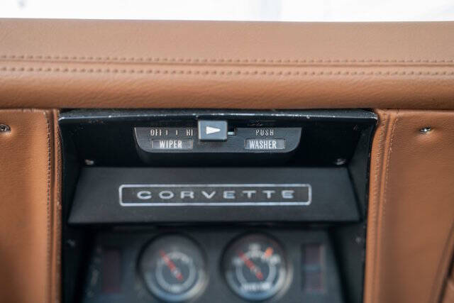 1973 Chevrolet Corvette 32