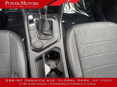 2023 Volkswagen Taos SE 4Motion