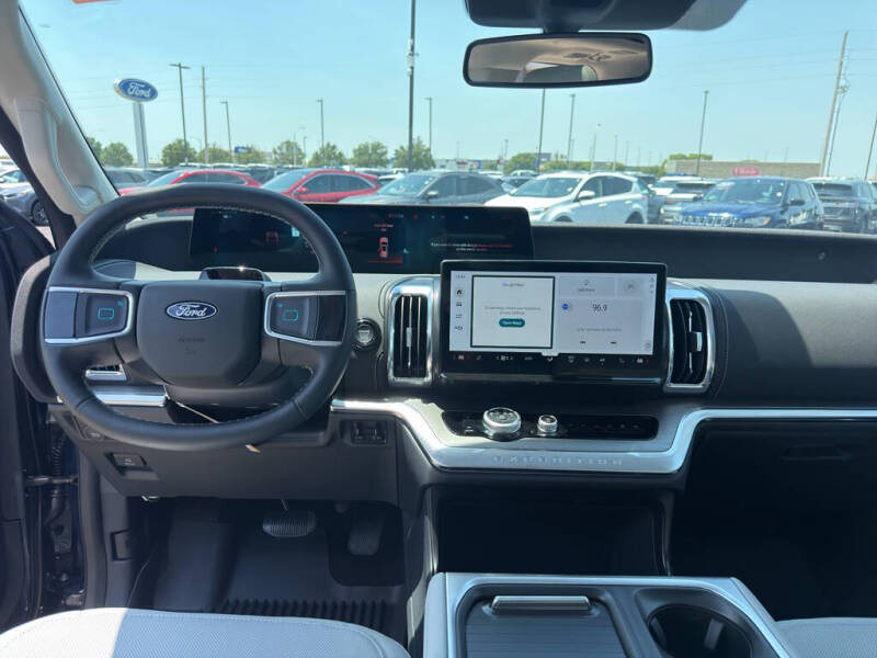 2027 Ford Expedition Platinum