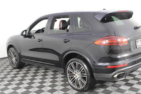 2017 Porsche Cayenne Platinum Edition