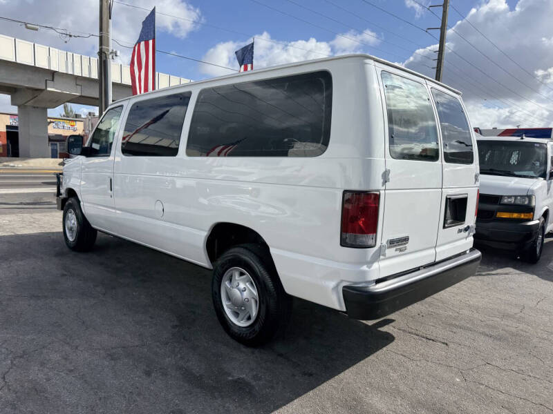 2012 Ford E-350