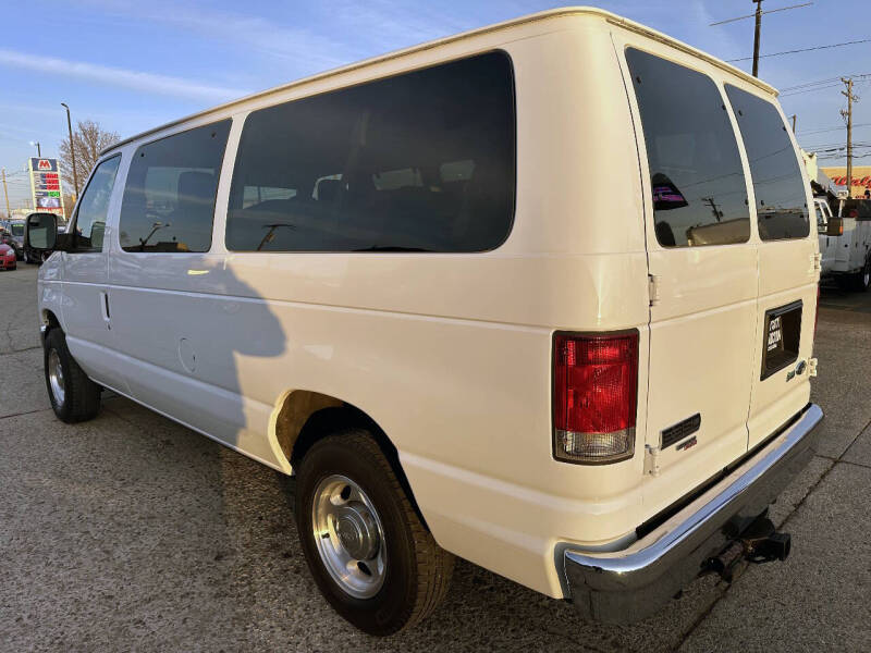 2014 Ford E-Series E-350 SD XL