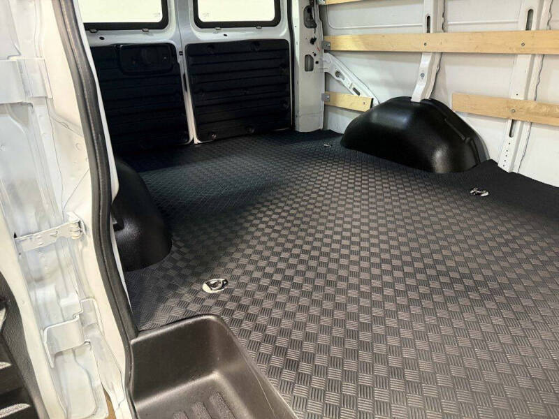 2024 GMC Savana 2500