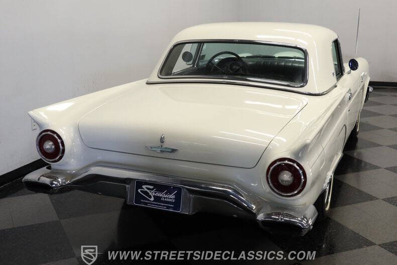 1957 Ford Thunderbird