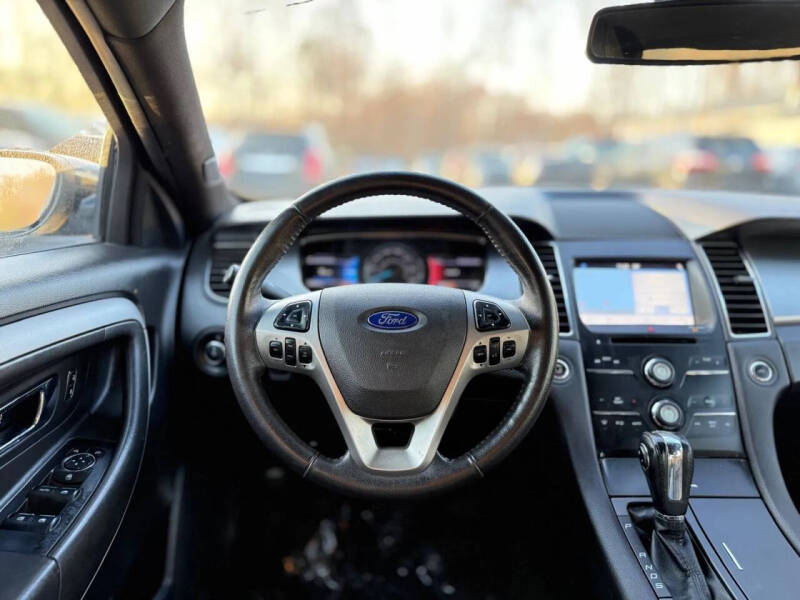 2016 Ford Taurus SEL