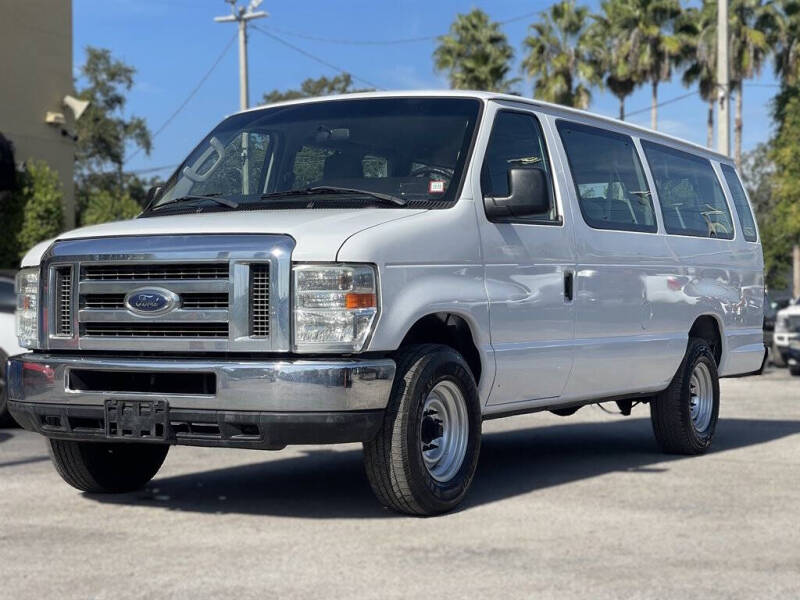 2011 Ford E-Series E-350 SD XLT