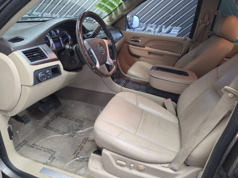2012 Cadillac Escalade Luxury