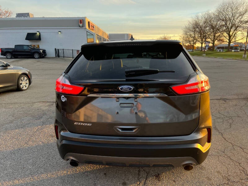 2020 Ford Edge Titanium