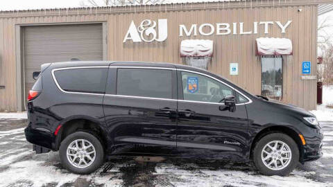 2024 Chrysler Pacifica Touring