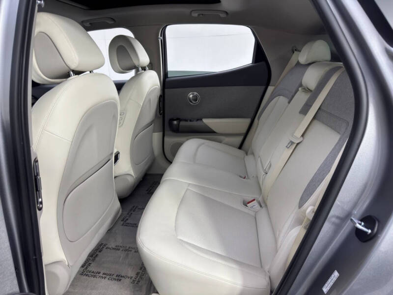 2024 Genesis GV60 Standard