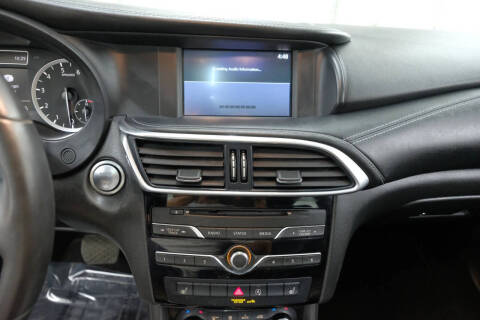 2017 Infiniti QX30 Premium