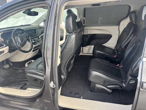 2017 Chrysler Pacifica Touring Plus