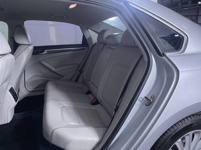 2016 Volkswagen Passat 1.8T SE