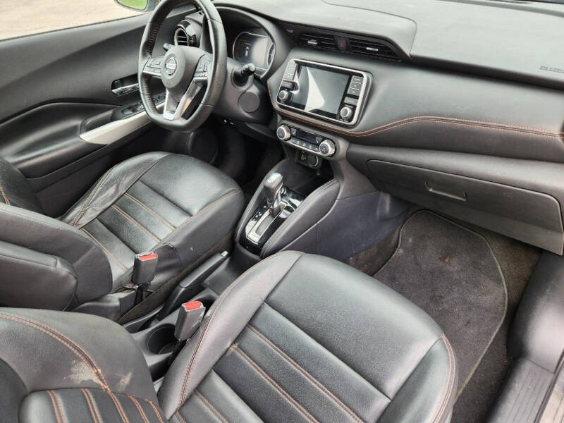 2020 Nissan Kicks SR