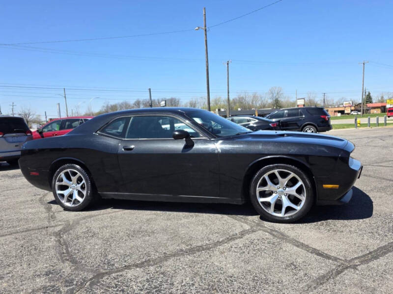 2011 Dodge Challenger SE