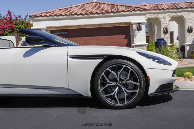 2019 Aston Martin DB11 Volante