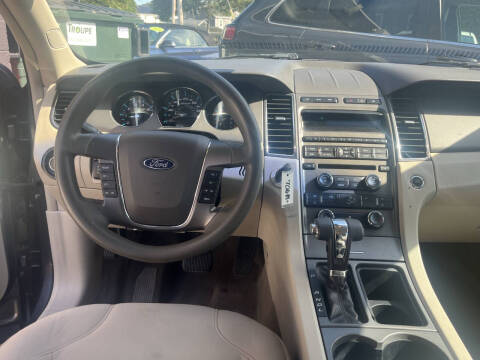 2011 Ford Taurus SE