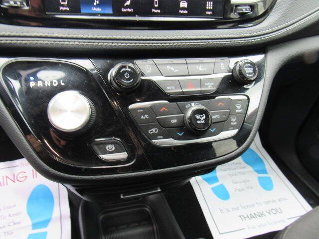 2023 Chrysler Pacifica Touring