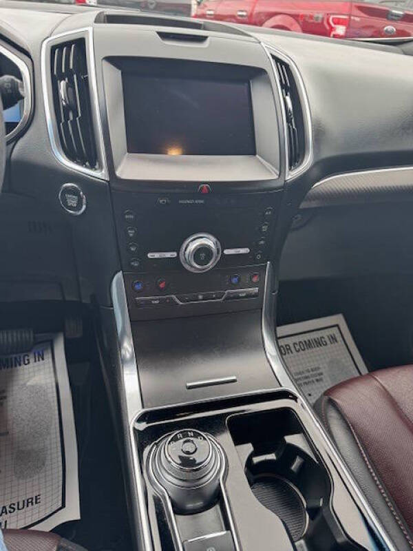 2020 Ford Edge Titanium