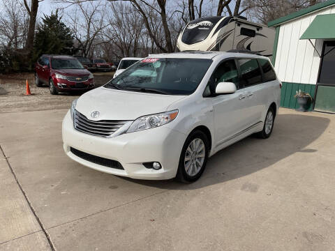 2017 Toyota Sienna XLE Premium 7-Passenger