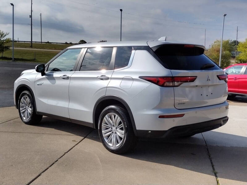 2023 Mitsubishi Outlander PHEV ES