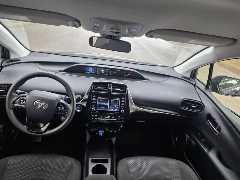 2021 Toyota Prius LE