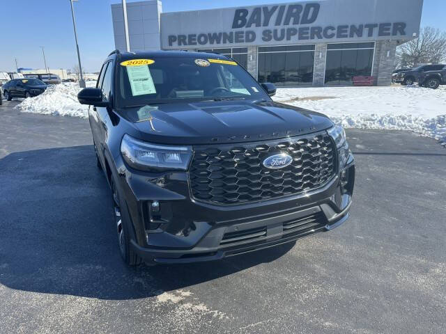 2025 Ford Explorer ST-Line