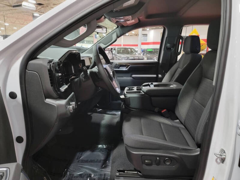 2026 GMC Sierra 1500 Elevation Standard