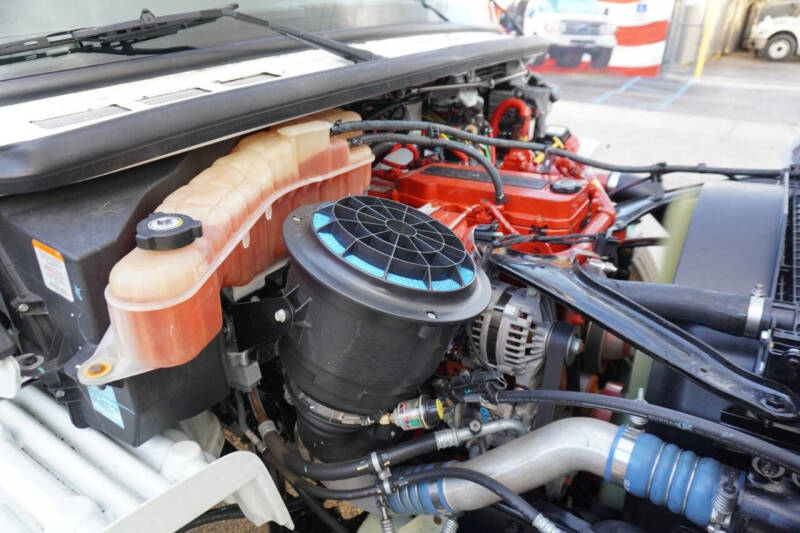 2018 Freightliner M2 106