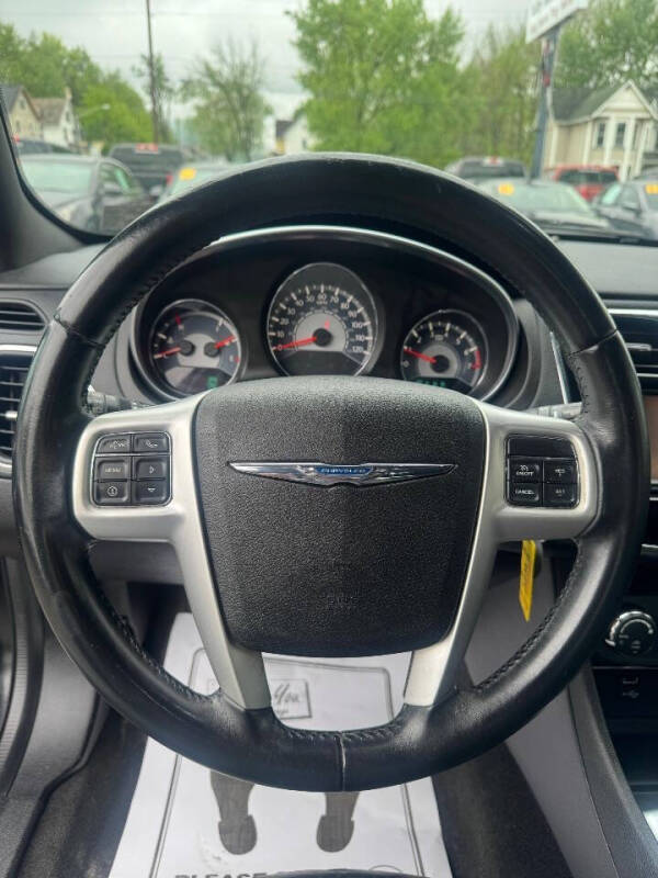2013 Chrysler 200 Limited