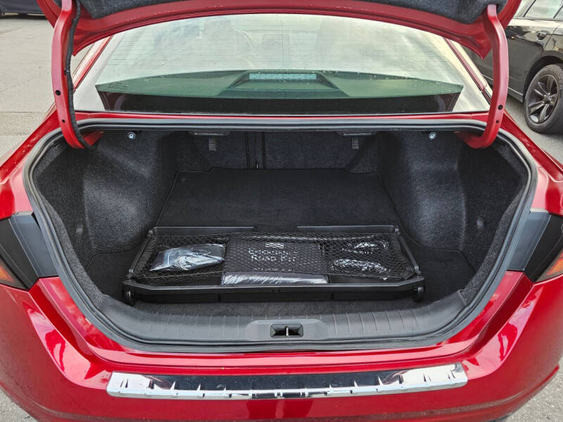 2022 Nissan Altima 2.5 SR