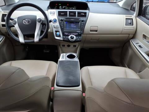 2013 Toyota Prius v Five