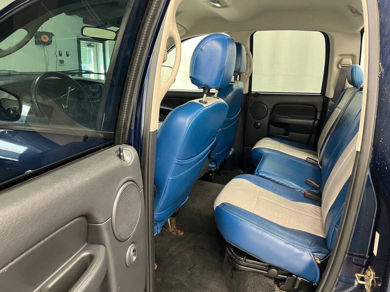 2004 Dodge Ram 1500 SLT
