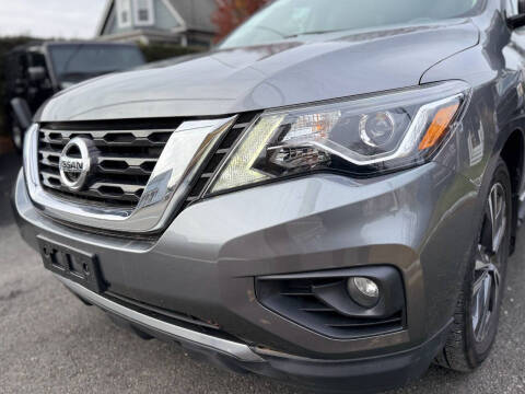 2017 Nissan Pathfinder Platinum