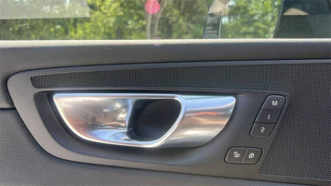 2026 Volvo XC60 T8 Plus