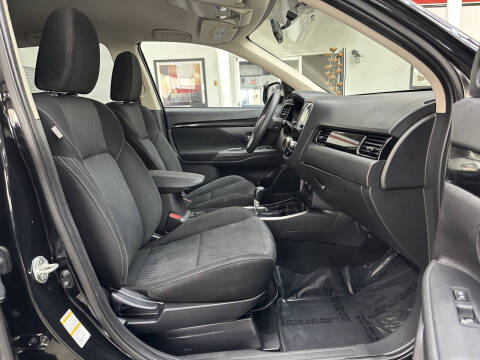 2020 Mitsubishi Outlander ES