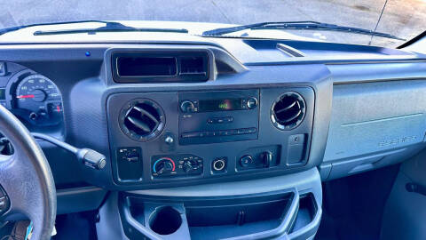 2011 Ford E-Series E-350 SD