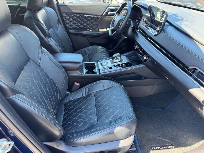 2023 Mitsubishi Outlander PHEV SEL