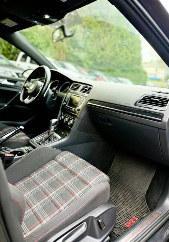 2017 Volkswagen Golf GTI
