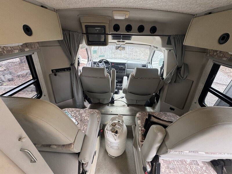 2002 Winnebago Rialta 22QD