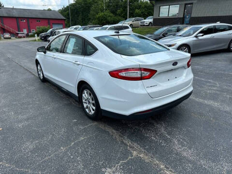 2015 Ford Fusion S
