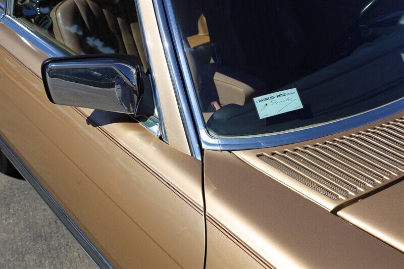 1986 Mercedes-Benz 560-Class 560 SL