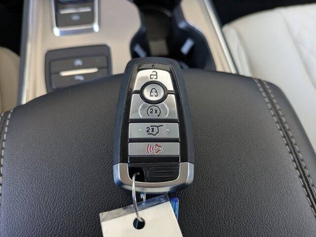 2024 Ford Edge Titanium