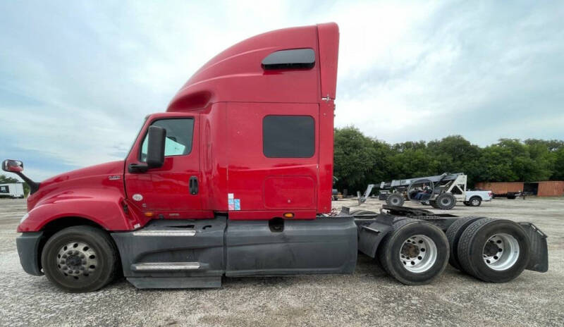 2022 International LT625