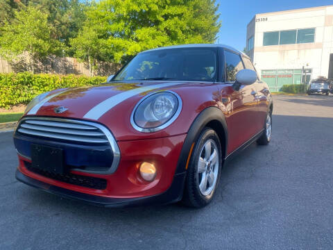 2015 MINI Hardtop 4 Door for sale at Super Bee Auto in Chantilly VA