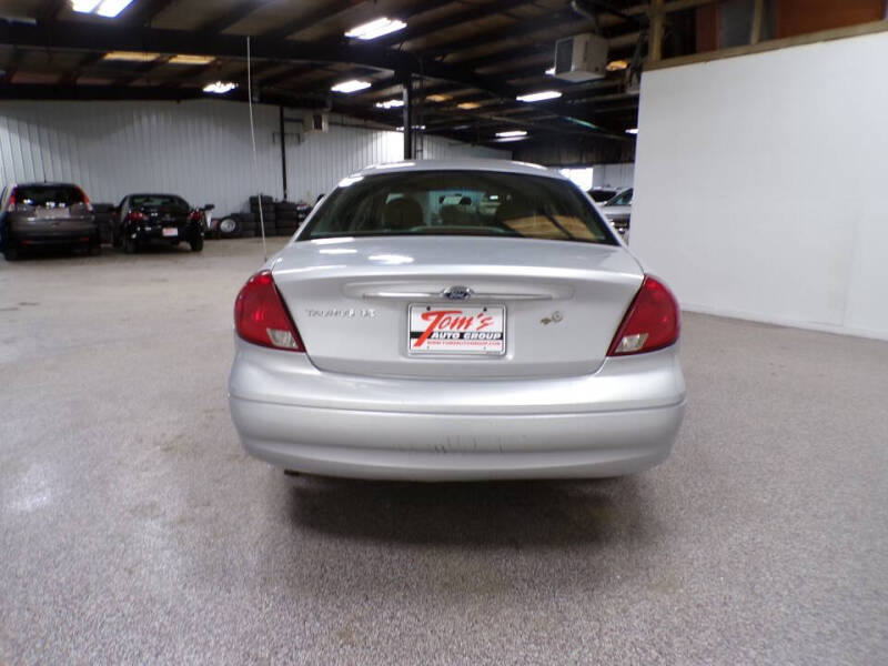 2003 Ford Taurus SE