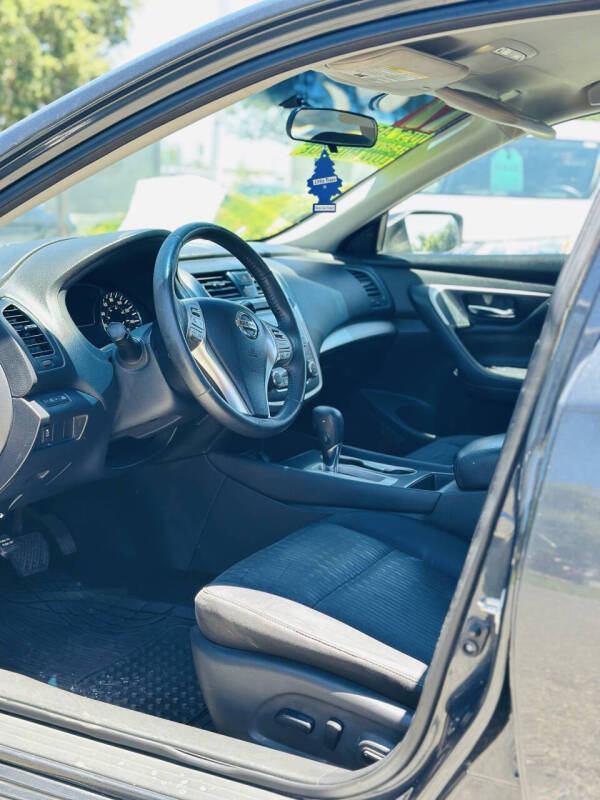2017 Nissan Altima 2.5 SV